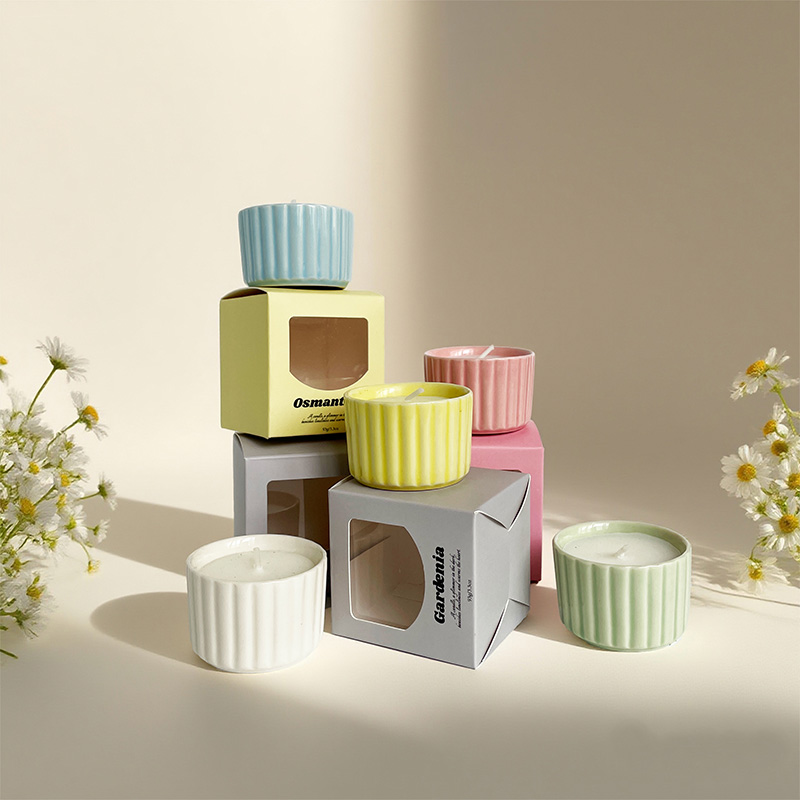 Kleine tragbare bunte minimalistische Duftkerze mit reinem natürlichem Sojawachs und Baumwolldocht