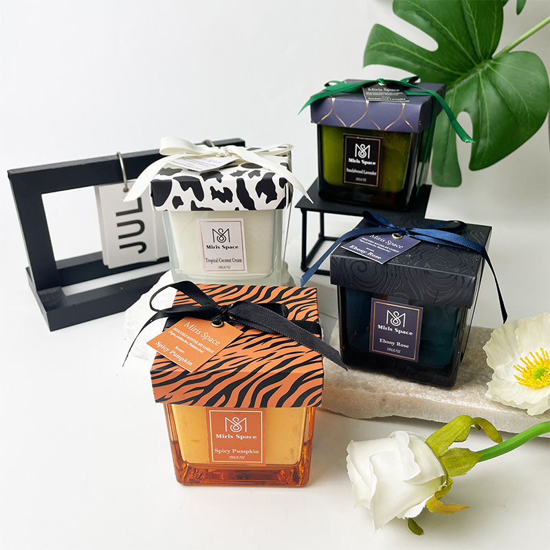 Premium-Duftkerze in Geschenkform mit natürlichem Sojawachs